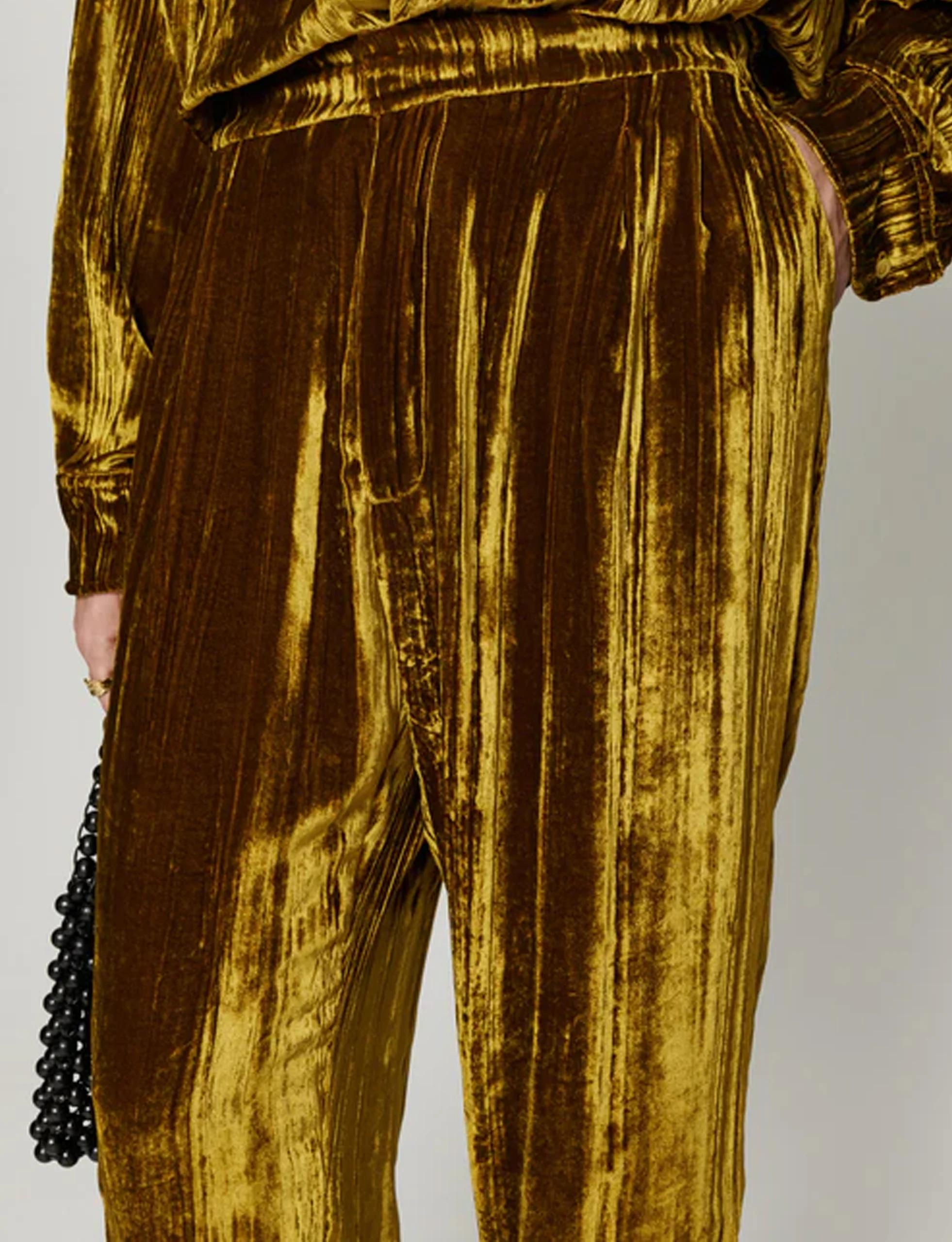 CMMN SWDN Jesse Elasticated Trousers Gold Velvet - Image 4