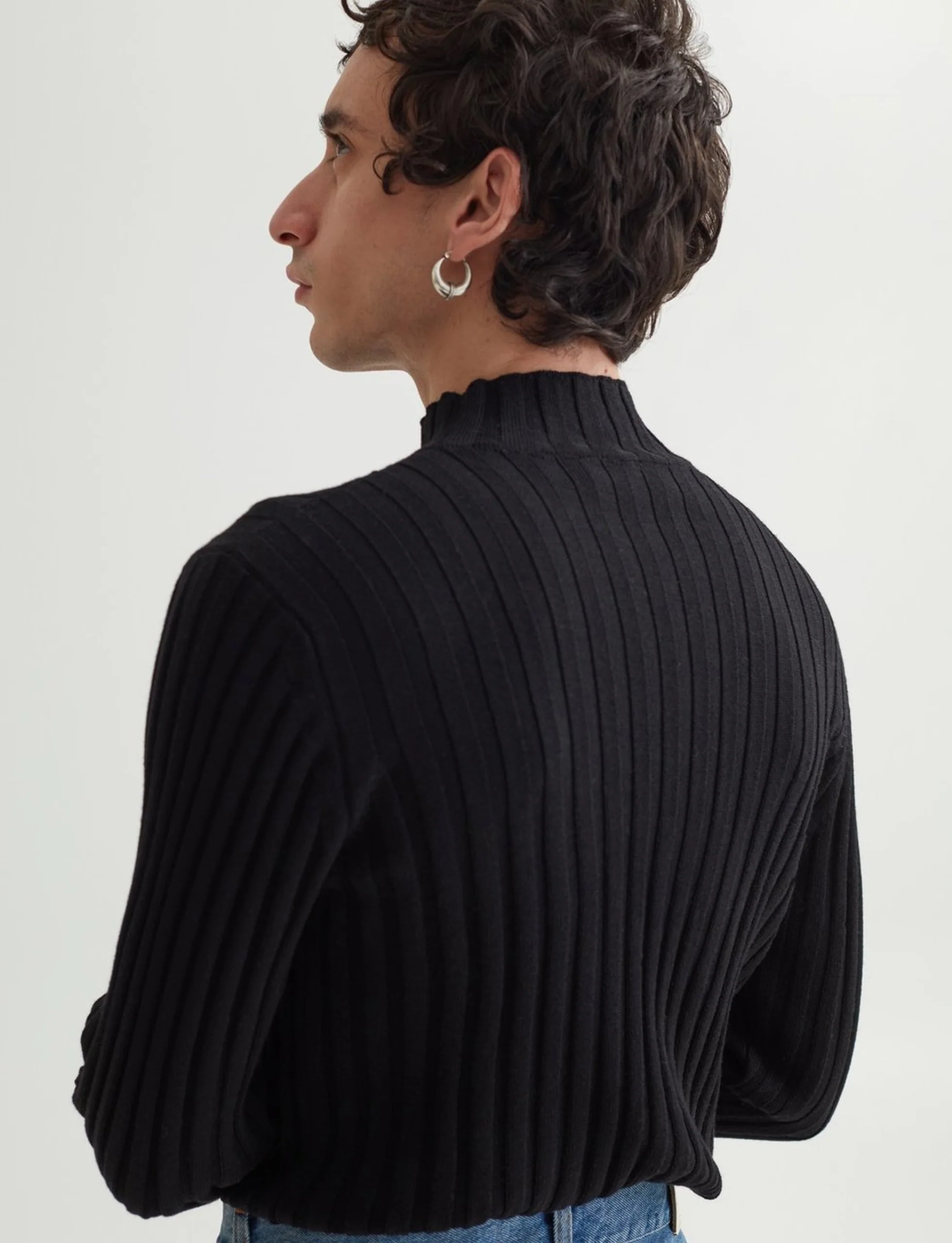 SÉFR JAY SWEATER BLACK - Image 4
