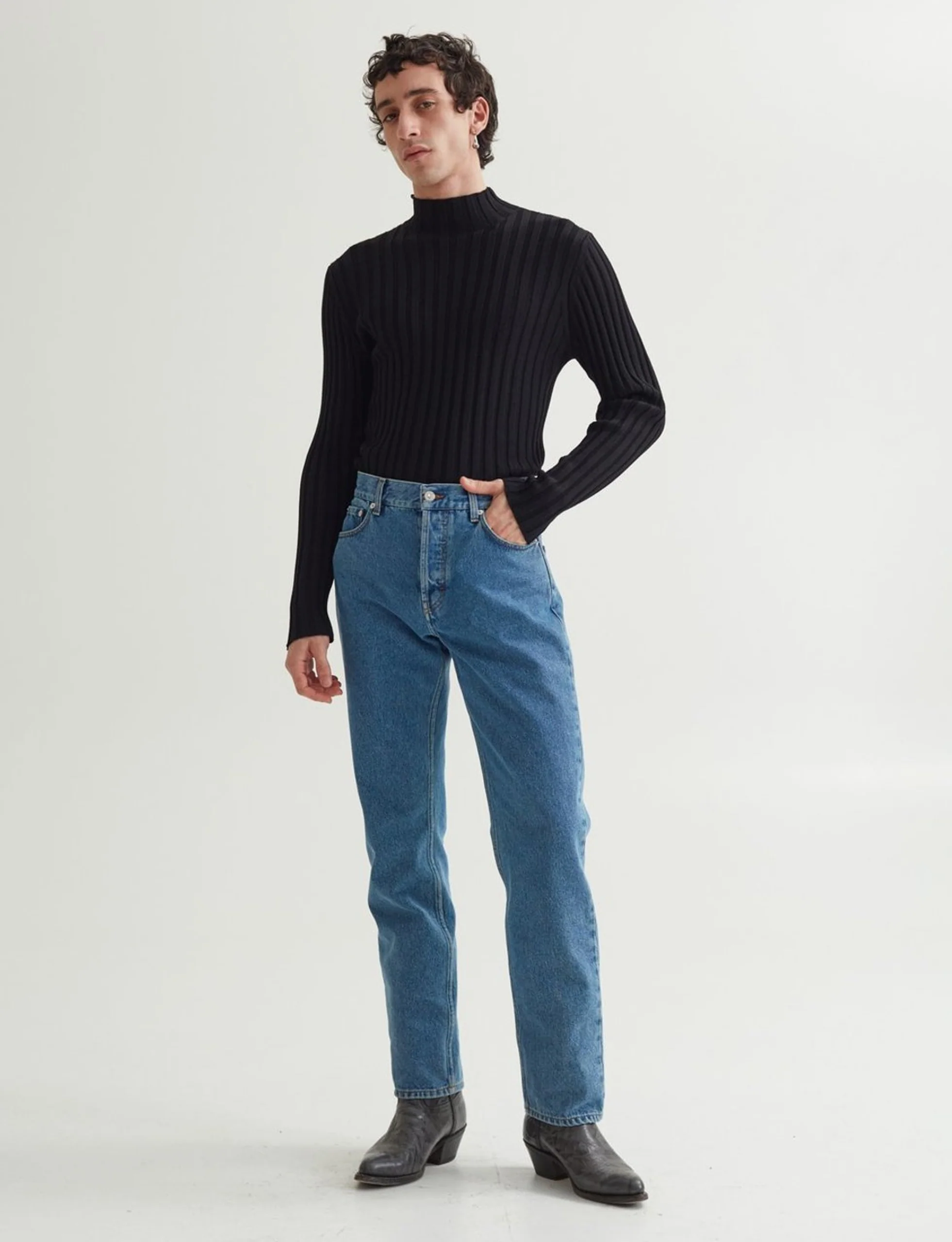 SÉFR JAY SWEATER BLACK - Image 5