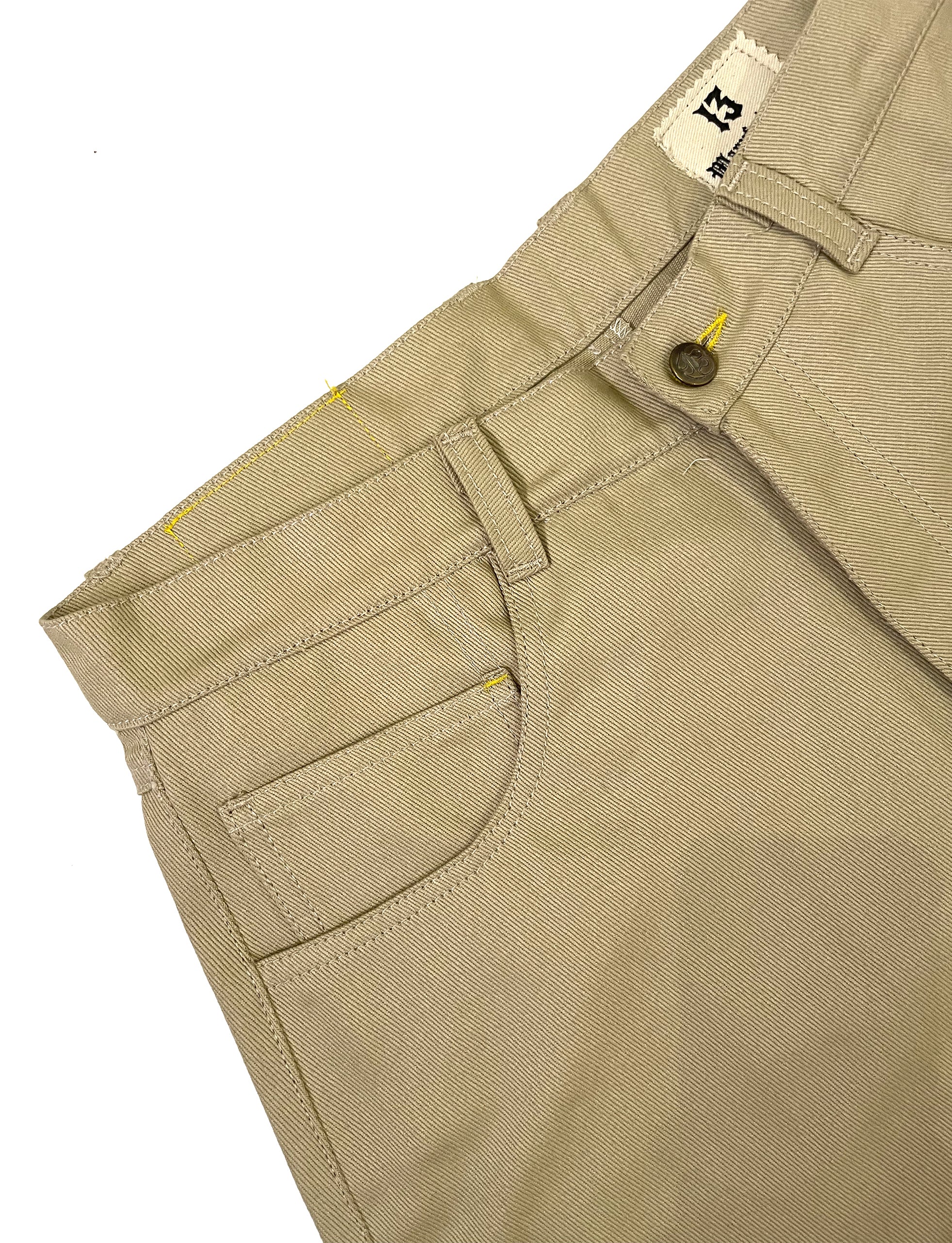 TRECE MANUFACTURING ‘STRAYCAT’ BEIGE 5pocket short trousers. - Image 3